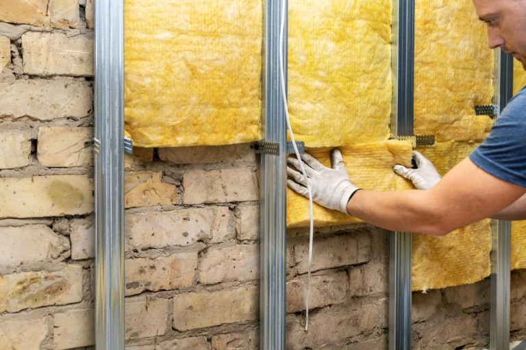 Guide complet pour réussir la pose de sols souples chez vous